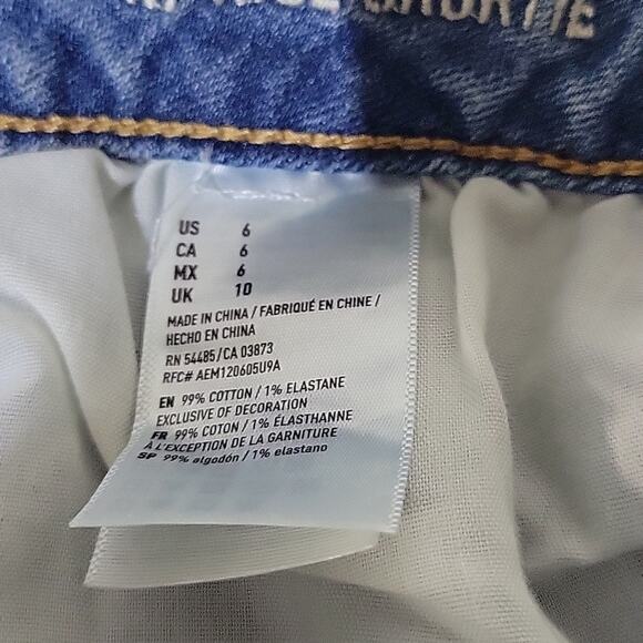 American Eagle Stretch Hi-Rise Shortie Lace Detailed Jean Shorts Size 6 NWT - Picture 5 of 11